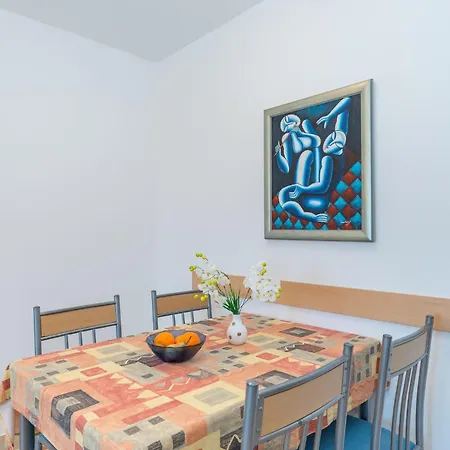 Partelj 5 By Interhome