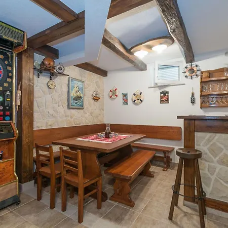 Partelj 5 By Interhome