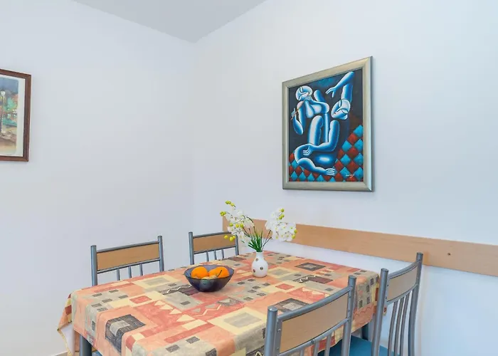 Partelj 5 By Interhome